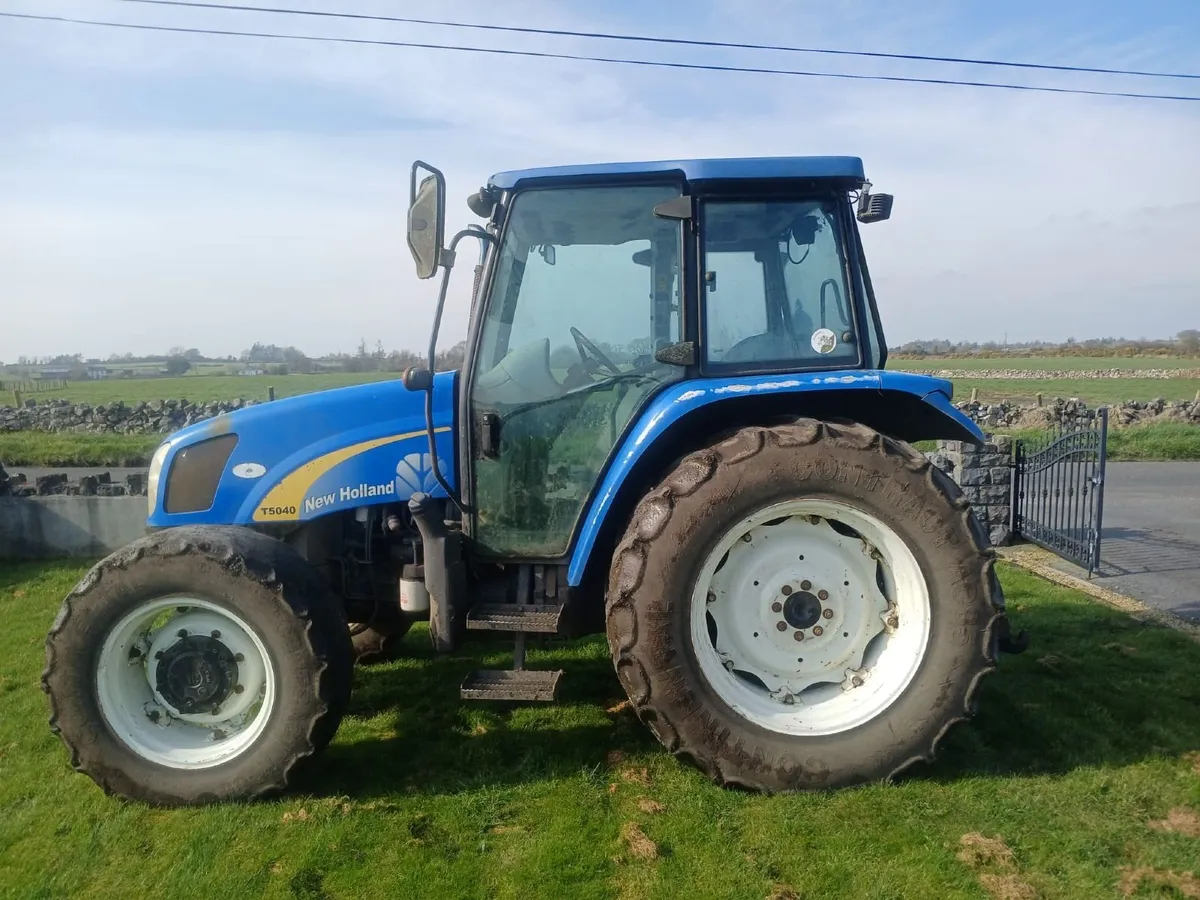 New Holland T5040 - Image 1