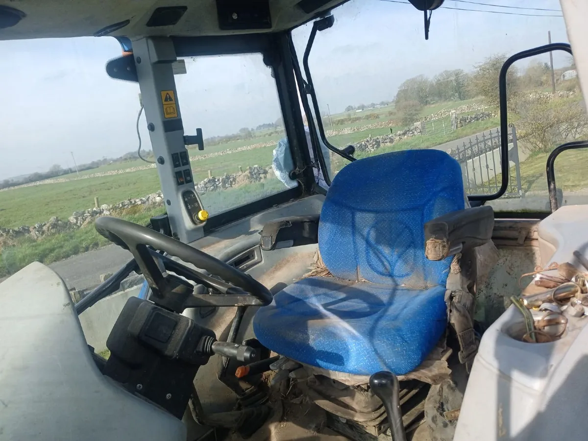 New Holland T5040 - Image 4