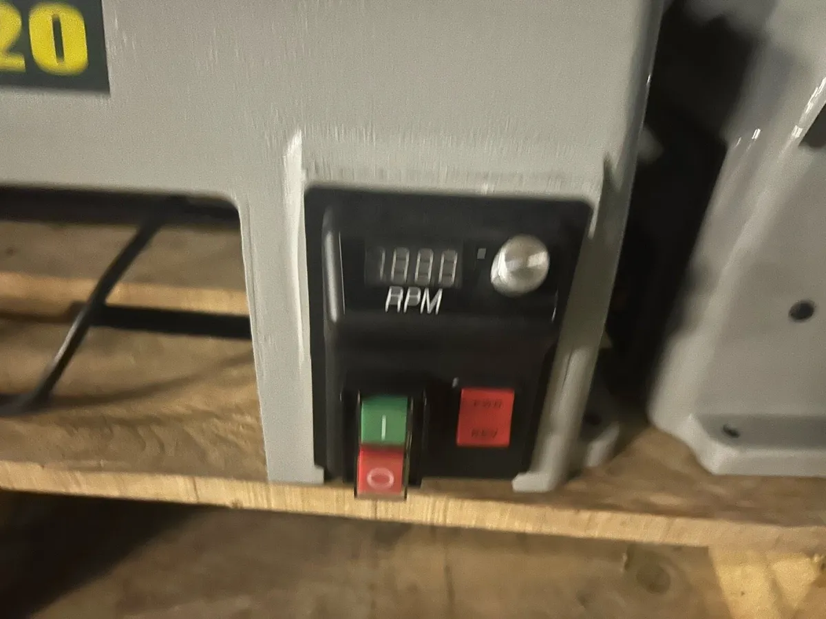 Record dml 320 variable speed lathes - Image 2