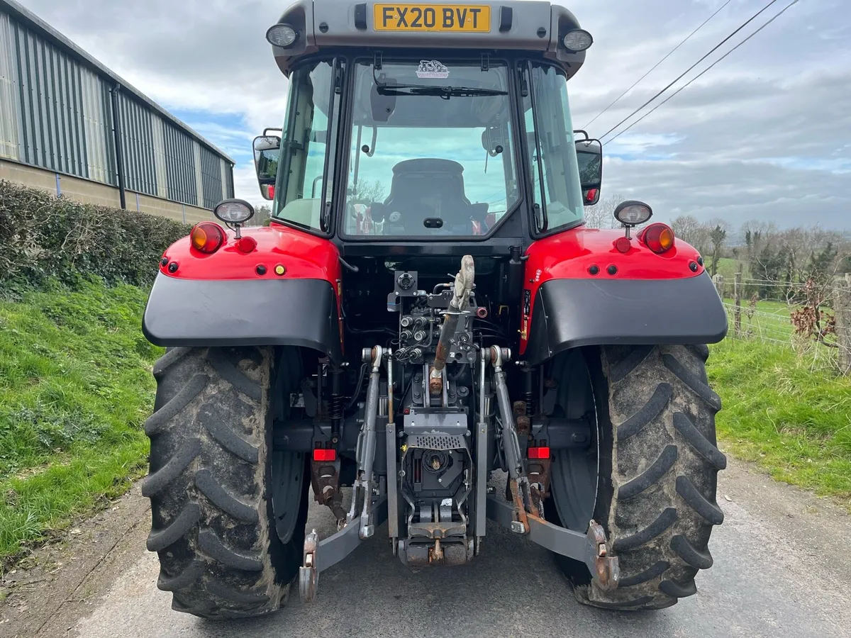 Massey Ferguson 5712 S - Image 4