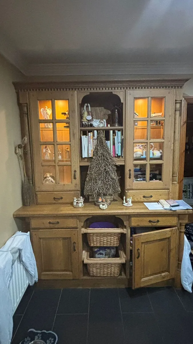 Very large Pippy Oak kitchen with Granite worktops - Image 1
