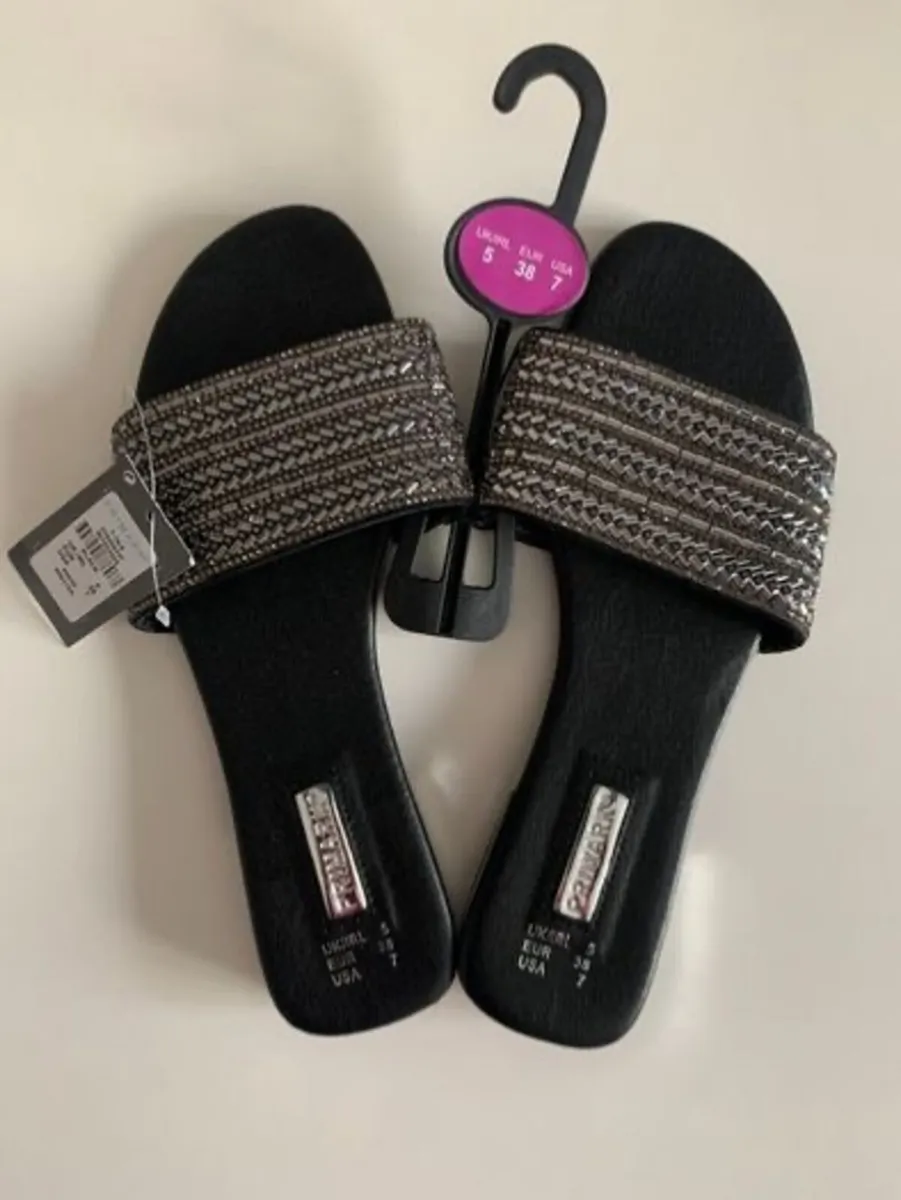 NEW Ladies Sandals and Shoes and Slippers: Size 5 - Image 2