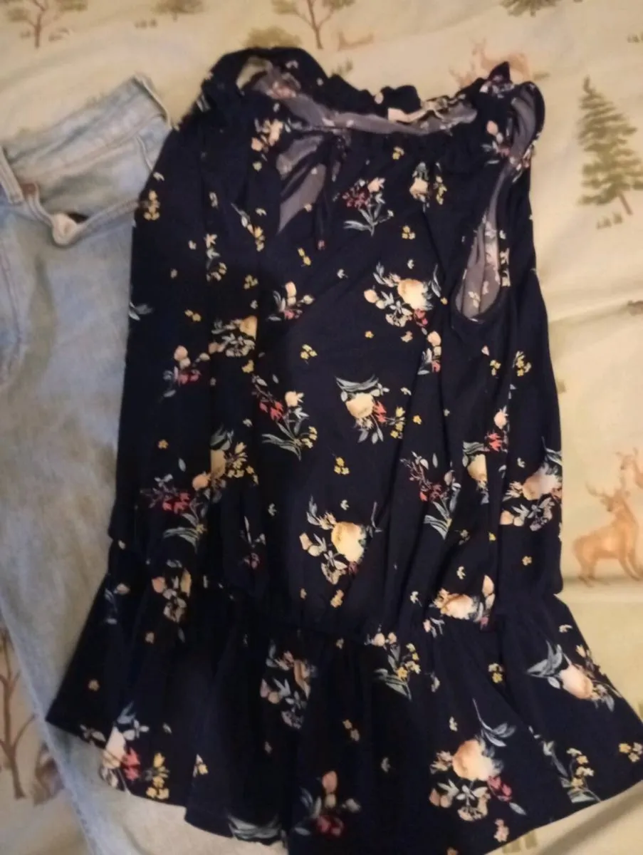 Ladies clothes bundle size 8- 10 - Image 2