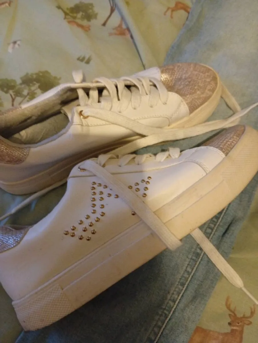 Ladies clothes bundle size 8- 10 - Image 3