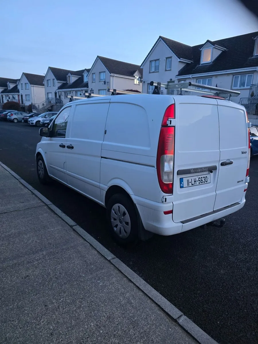 Mercedes-Benz V-Class 2011 - Image 4