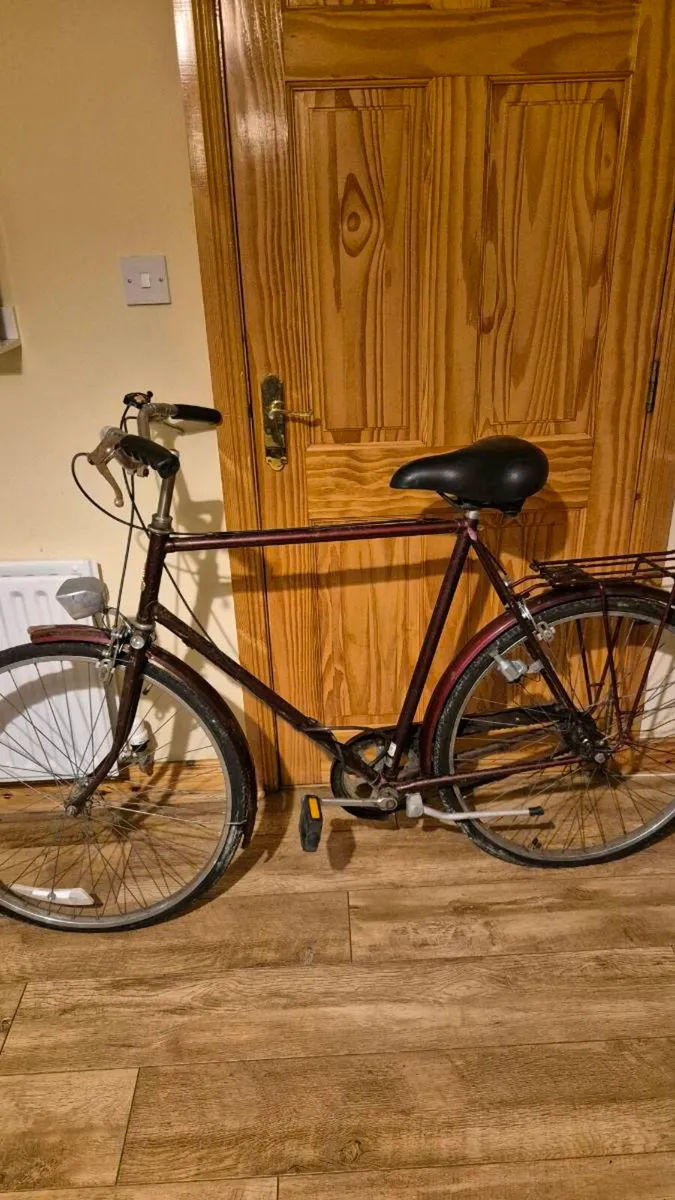 Classic vintage raleigh city hybrid bike - Image 1