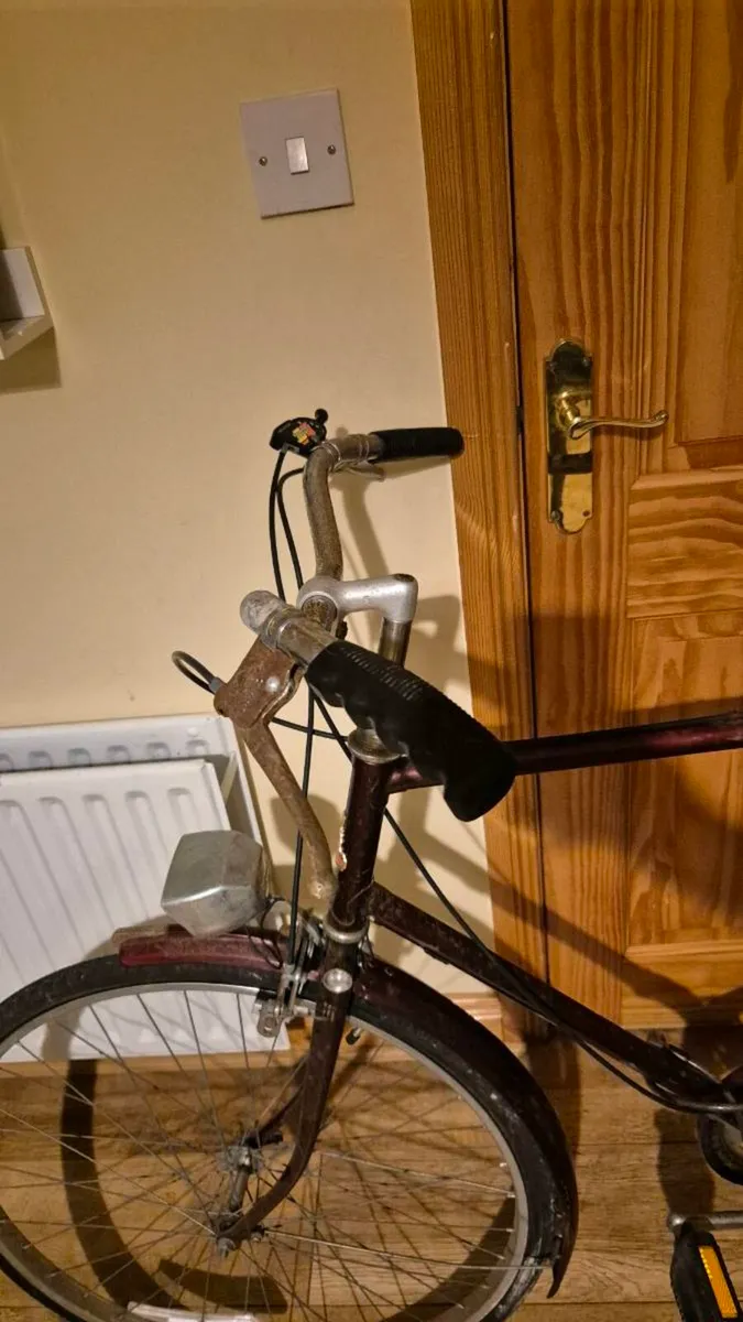 Classic vintage raleigh city hybrid bike - Image 2
