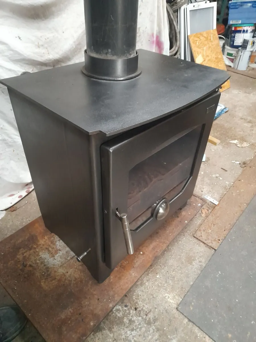 Solid fuel stove - Image 2