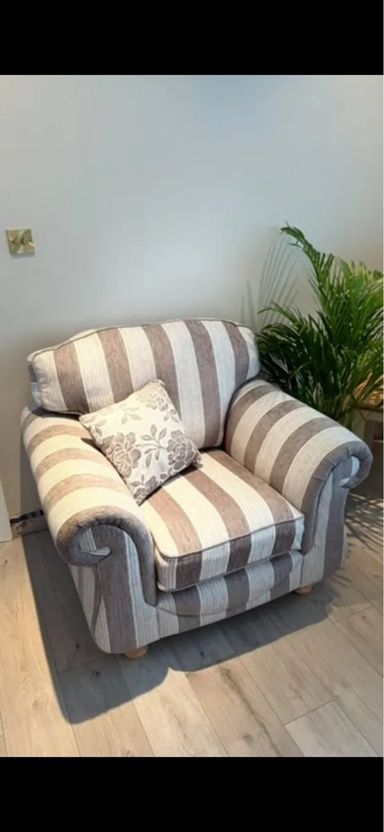 3 Piece Fabric Sofa - Image 3