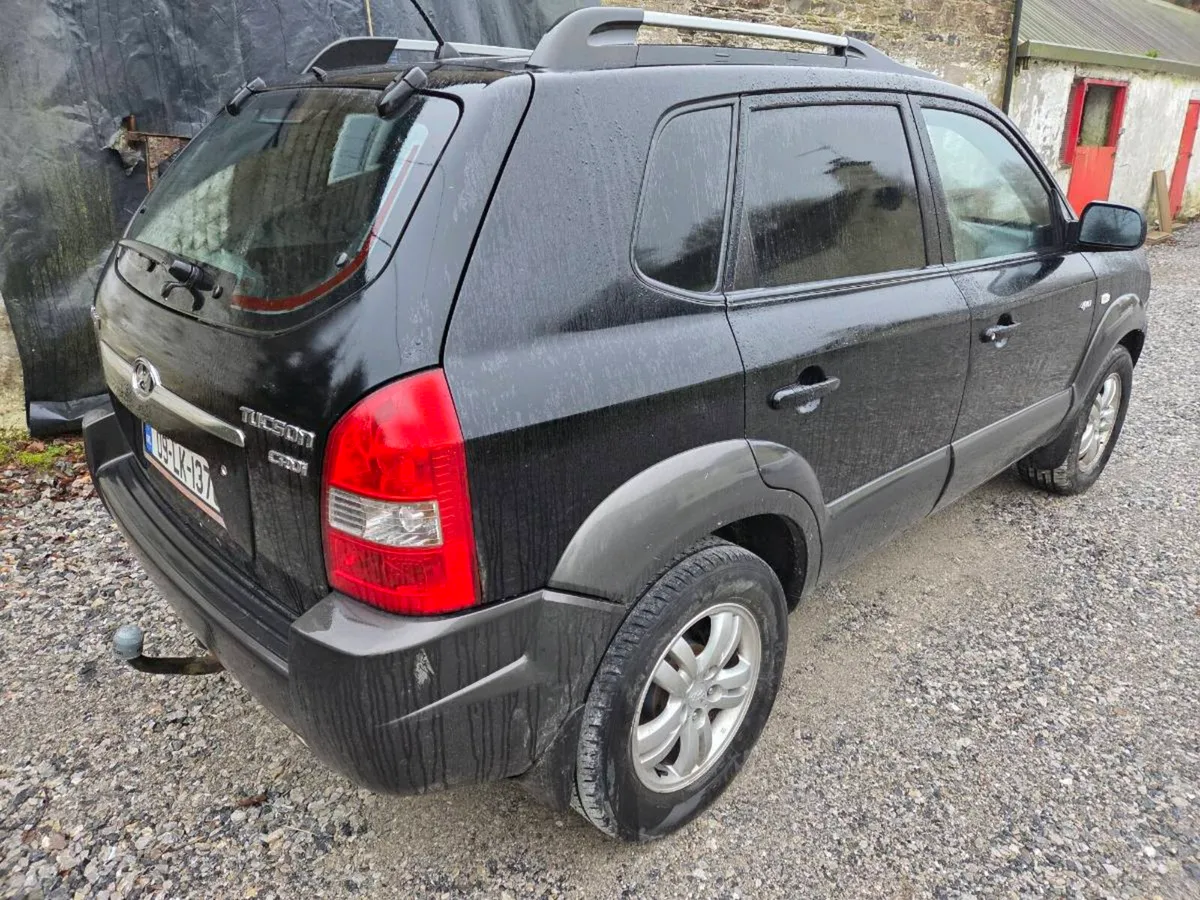 Hyundai Tucson 4x4 - Image 2