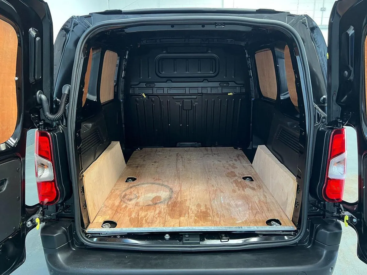 2023 Citroen Berlingo Small Panel Van - Image 2
