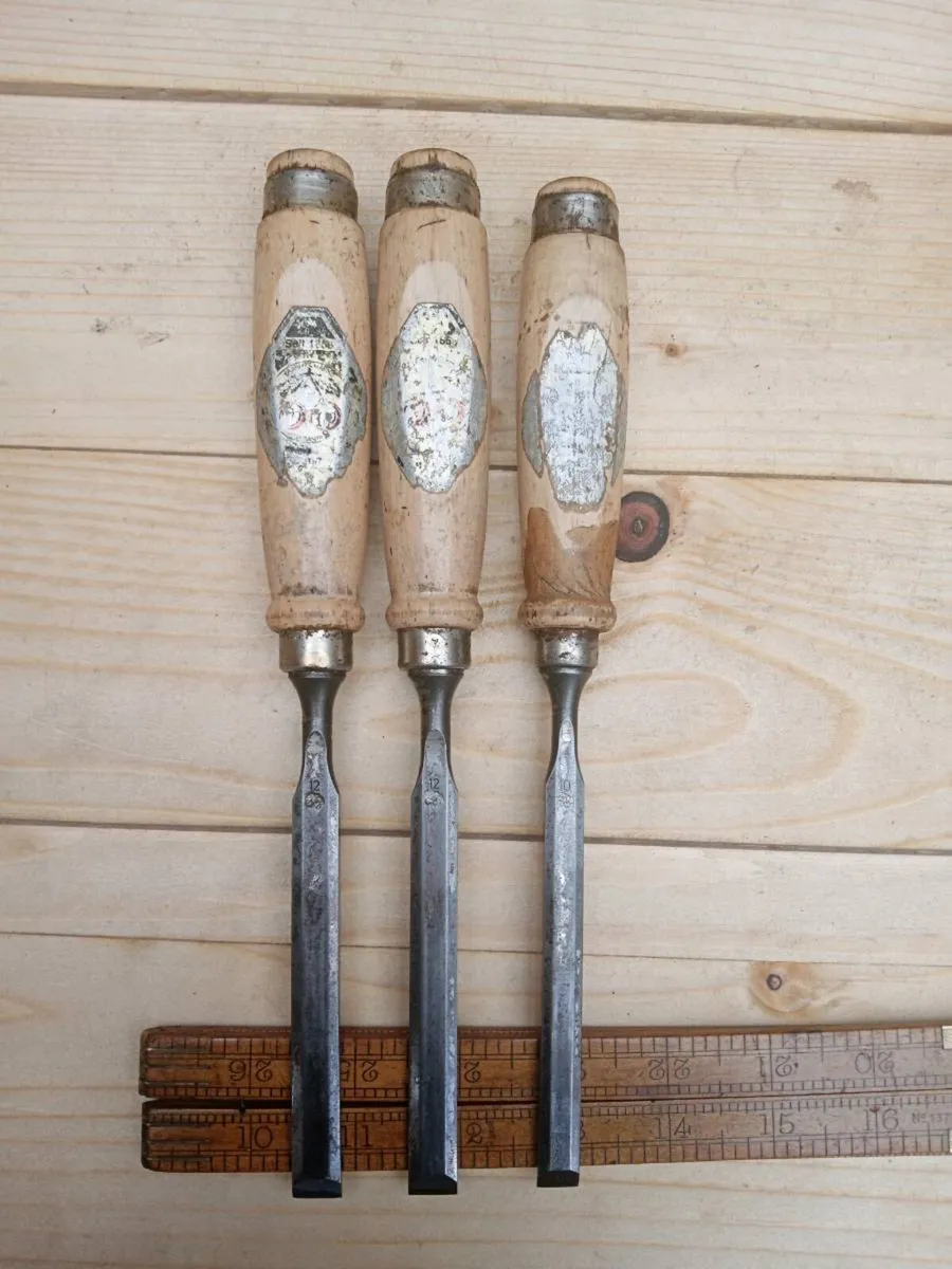 Chisels - Image 1