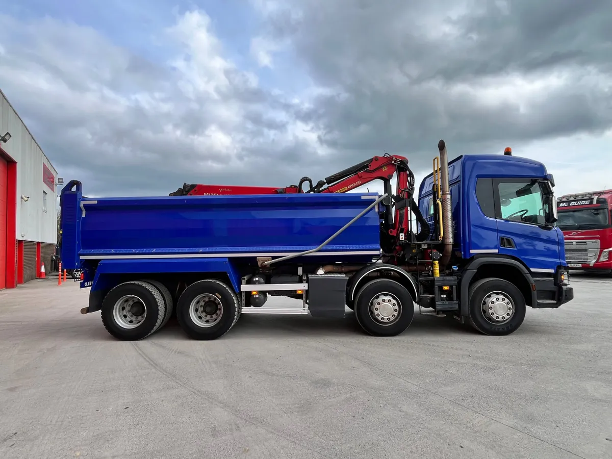 2022 Scania P410 XT 8x4 Thompson Tipper Grab - Image 3