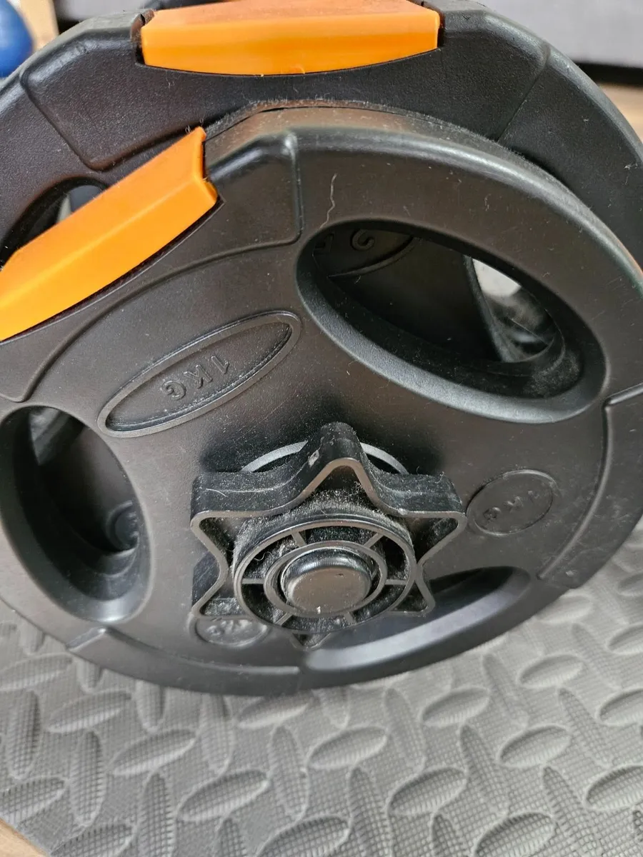 15kg Hex dumbell and 14kg dumbell - Image 4