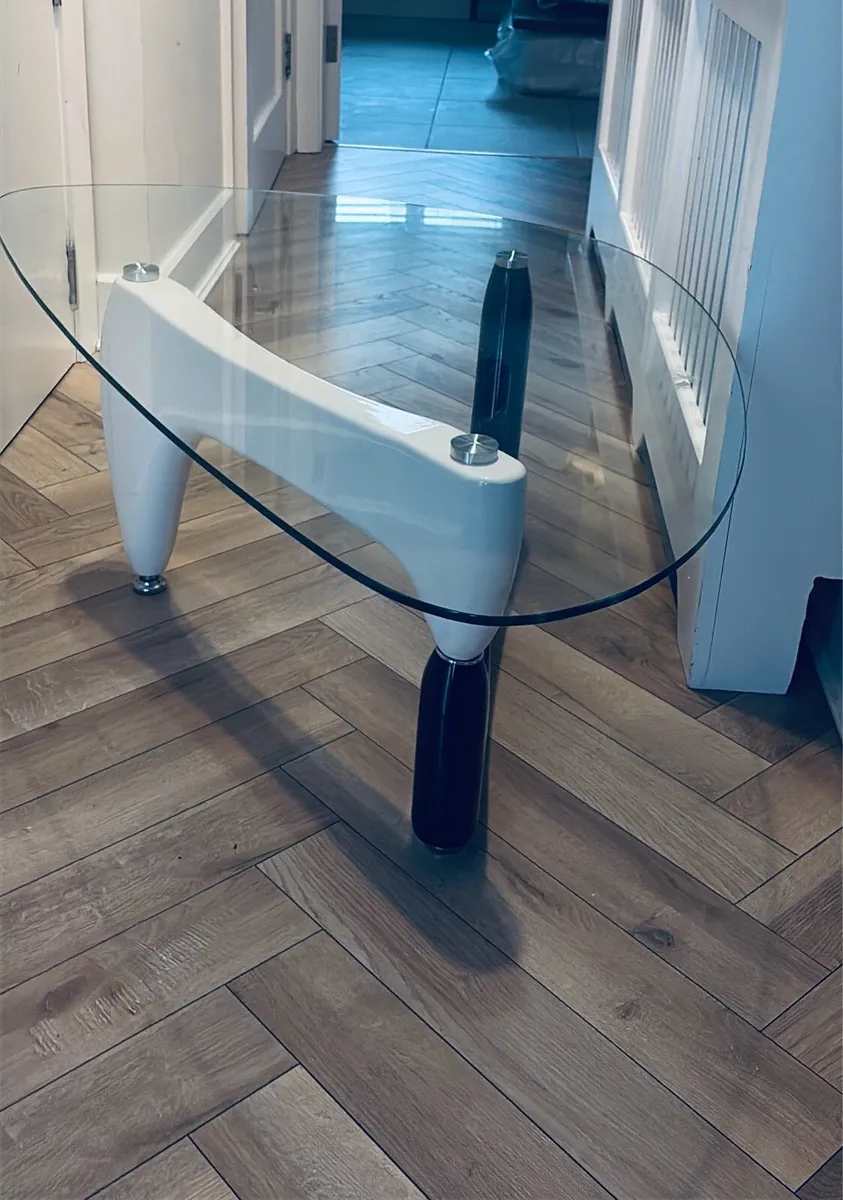 Stunning Modern Glass Coffee Table - Image 3
