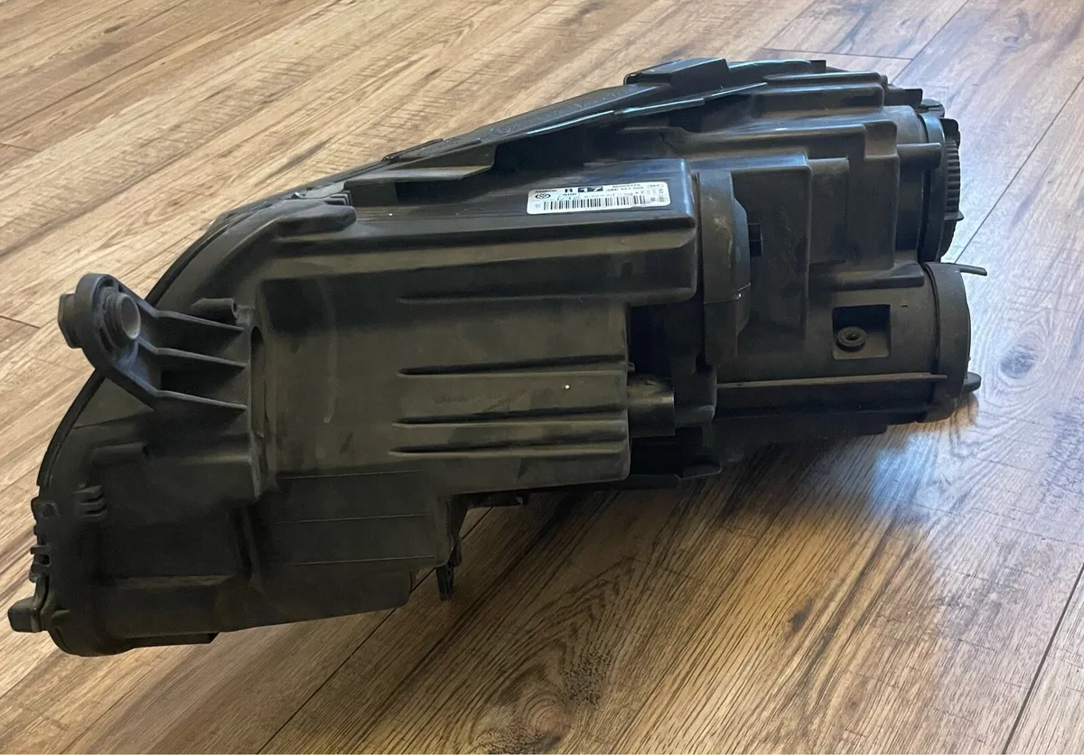 Vw Passat B7 Headlights - Image 3