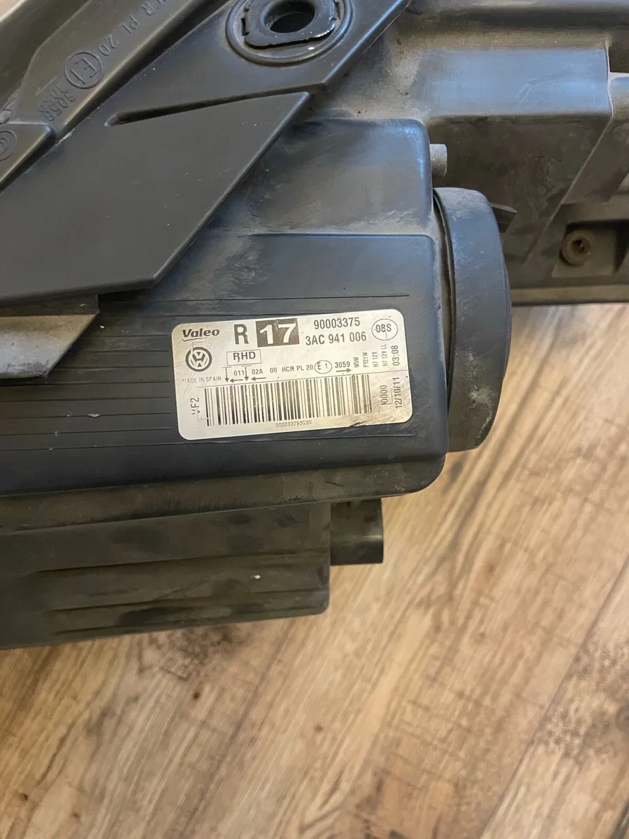 Vw Passat B7 Headlights - Image 4