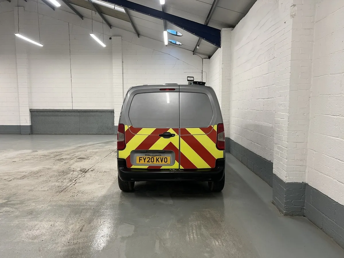 2020 Peugeot Partner Small Panel Van - Image 4