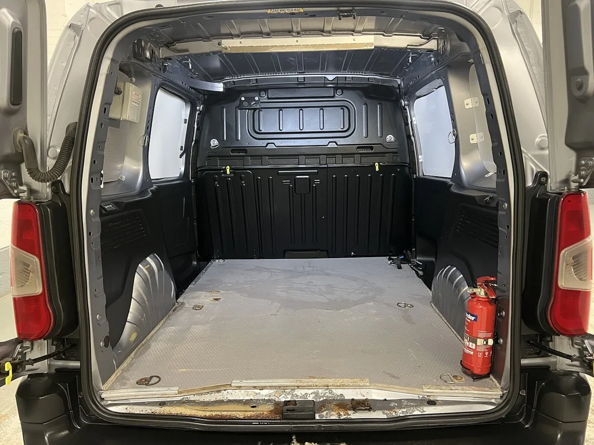2020 Peugeot Partner Small Panel Van - Image 2