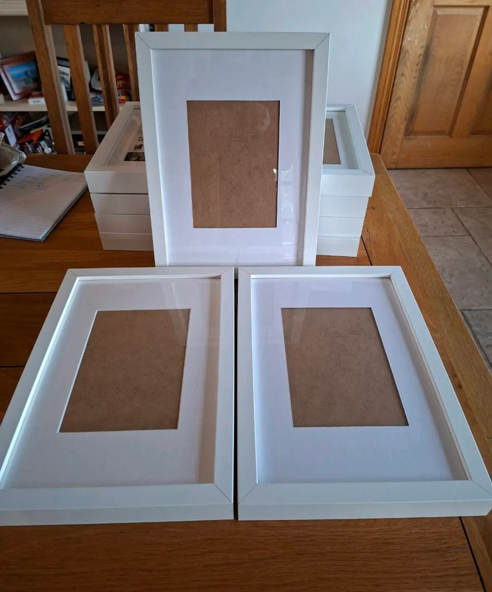 Ikea picture frames (9 regular size, 3 larger) - Image 2