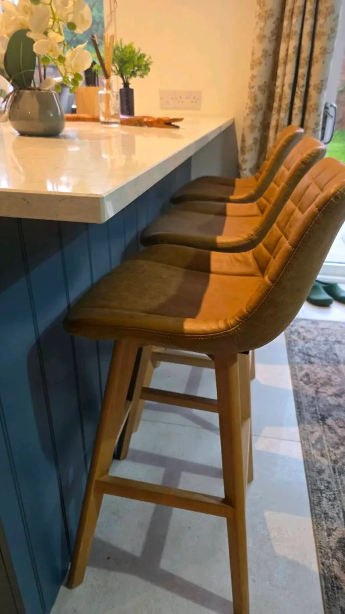 Bar stool chair - Image 1