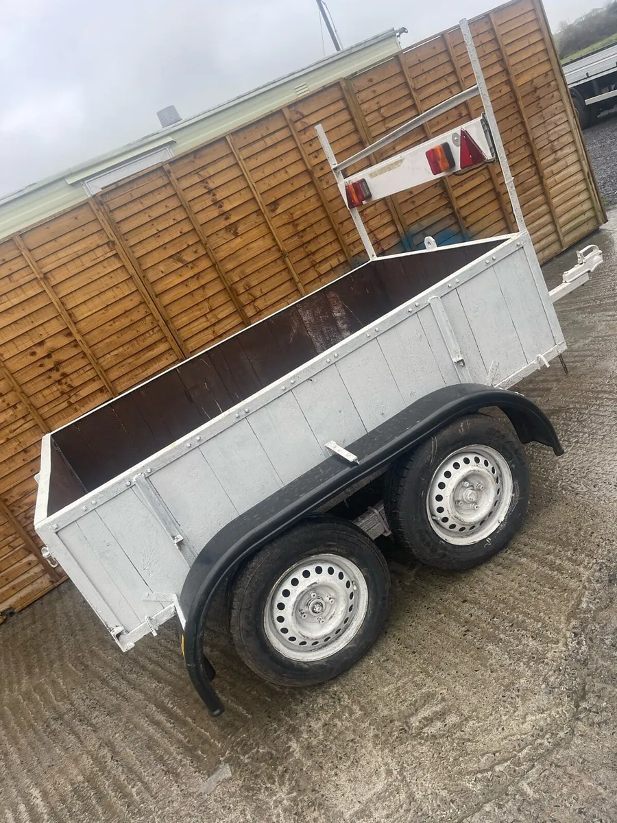 Builder Trailer - Image 2