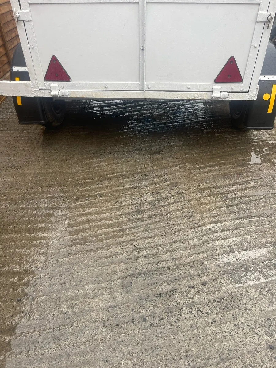 Builder Trailer - Image 3