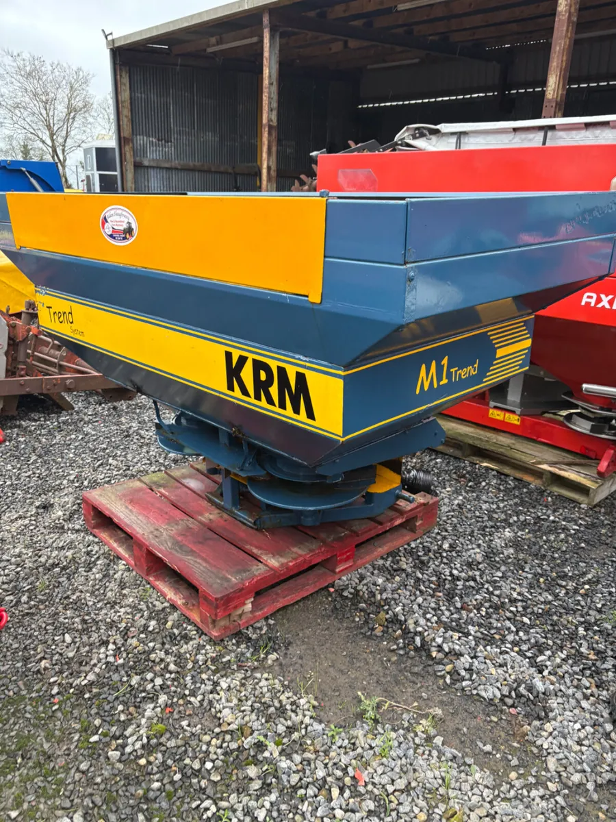 KRM Bogbelle Fertiliser Spreader - Image 2