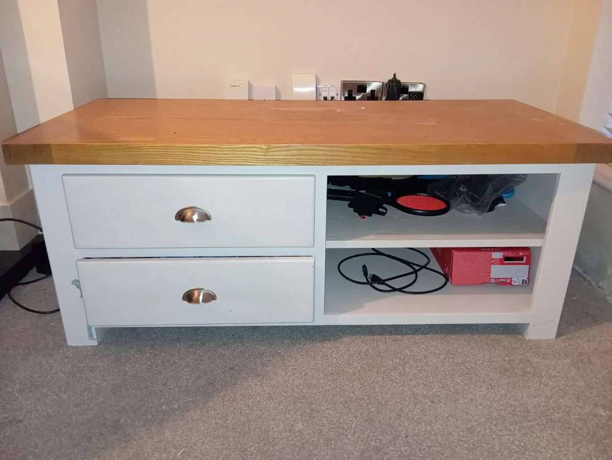 Tv unit