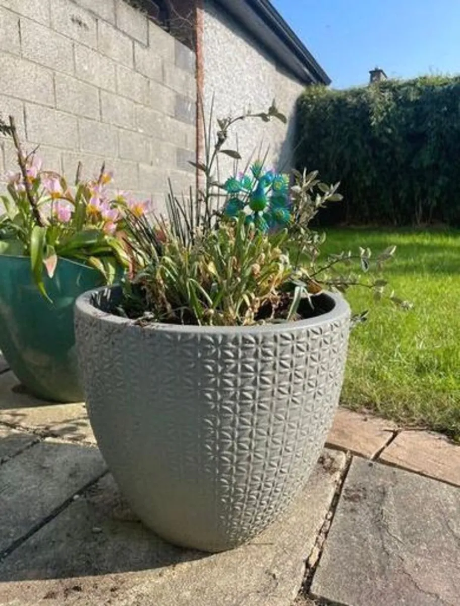 Medium Grey Earthenware Flower Pot - Image 1