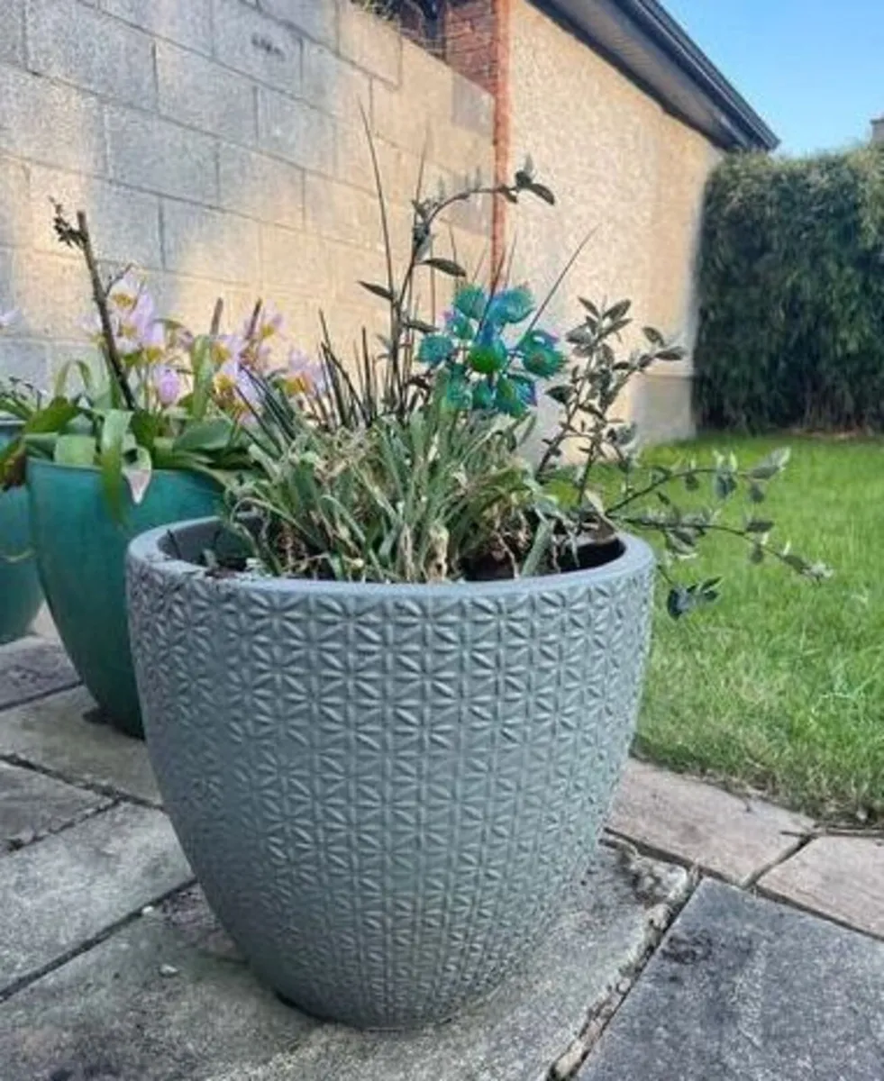 Medium Grey Earthenware Flower Pot - Image 2