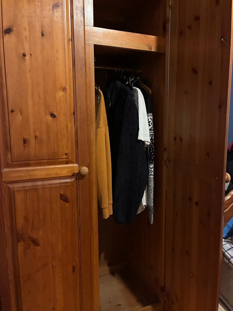 Wardrobe, vanity/desk, headboard - Image 2