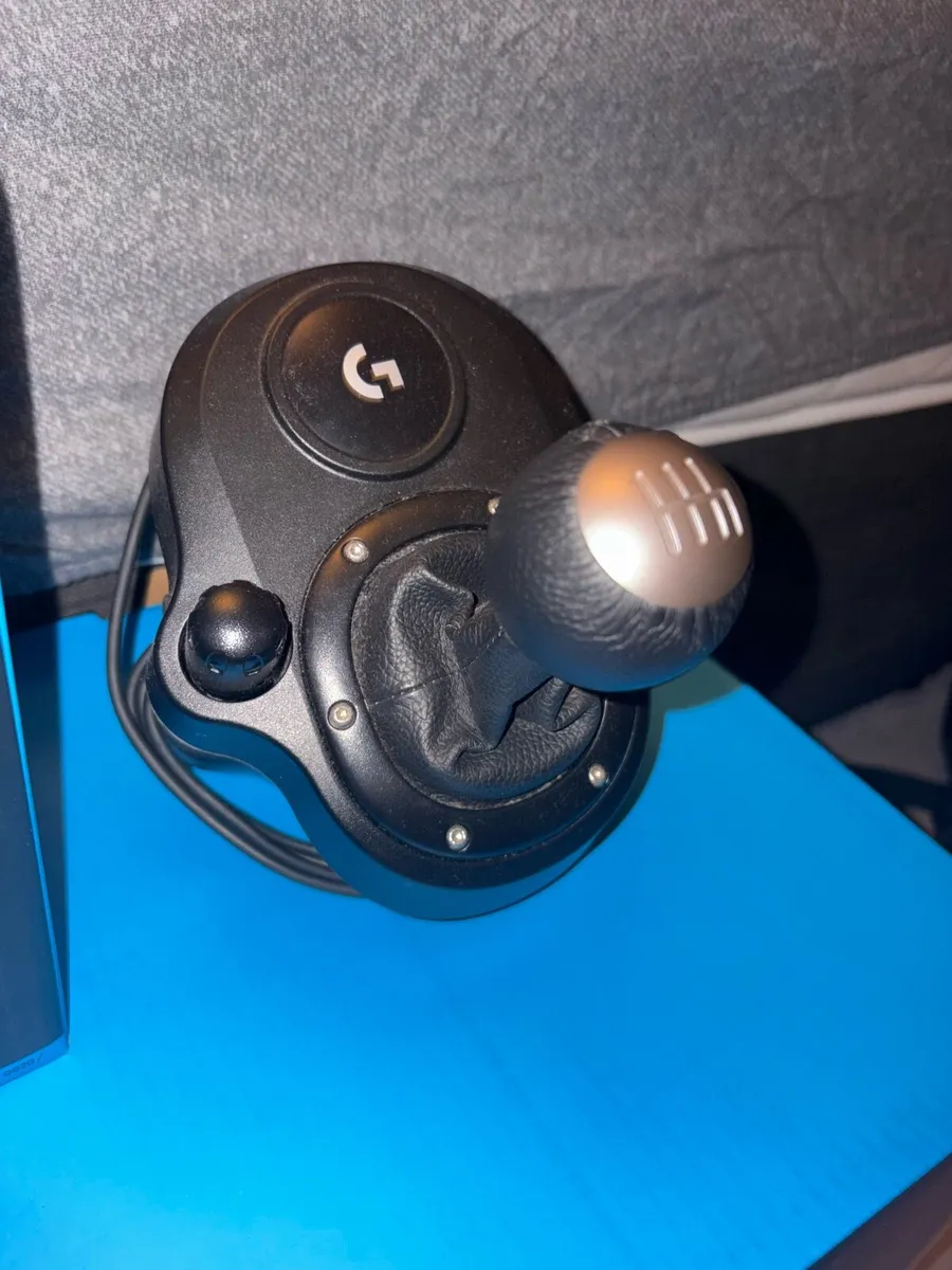 Logitech G29 wheel pedals and shifter - Image 4