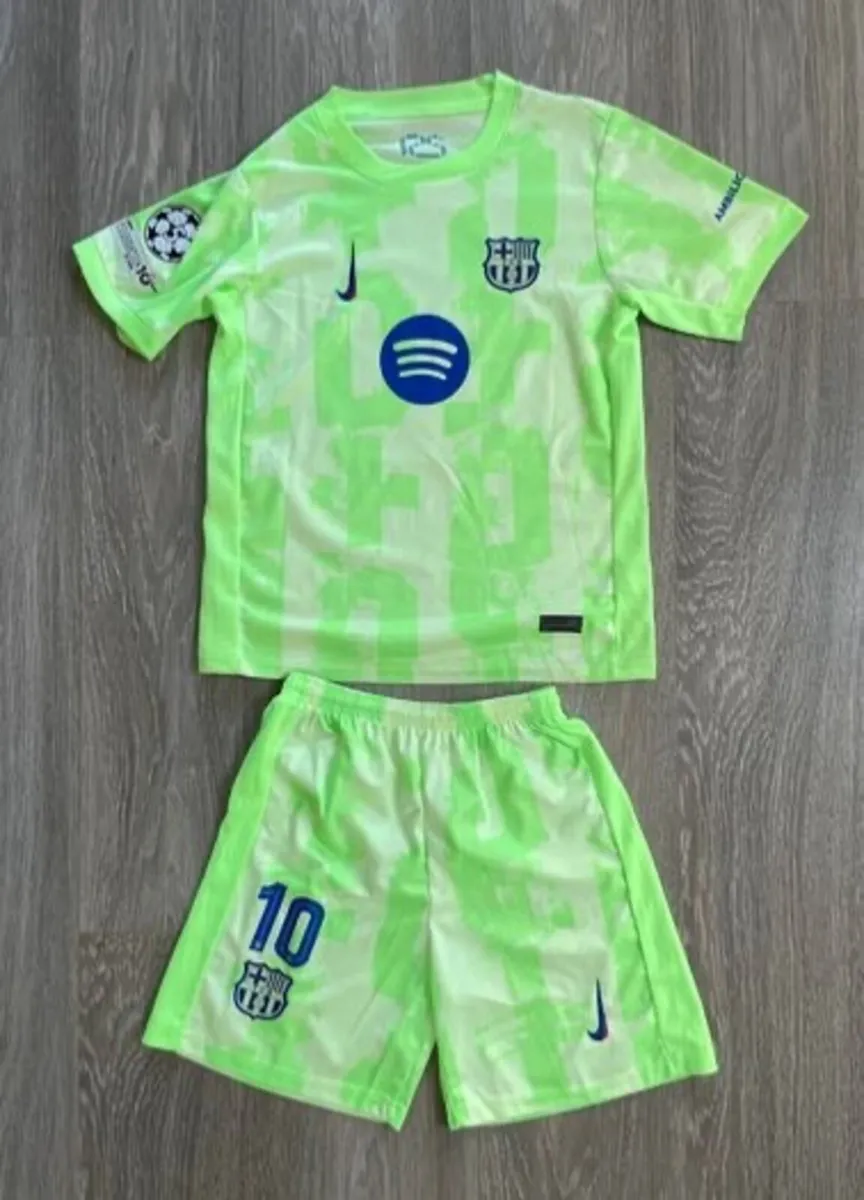 BRAND NEW Boys Jersey FC Barcelona 2024/25 Third K - Image 2