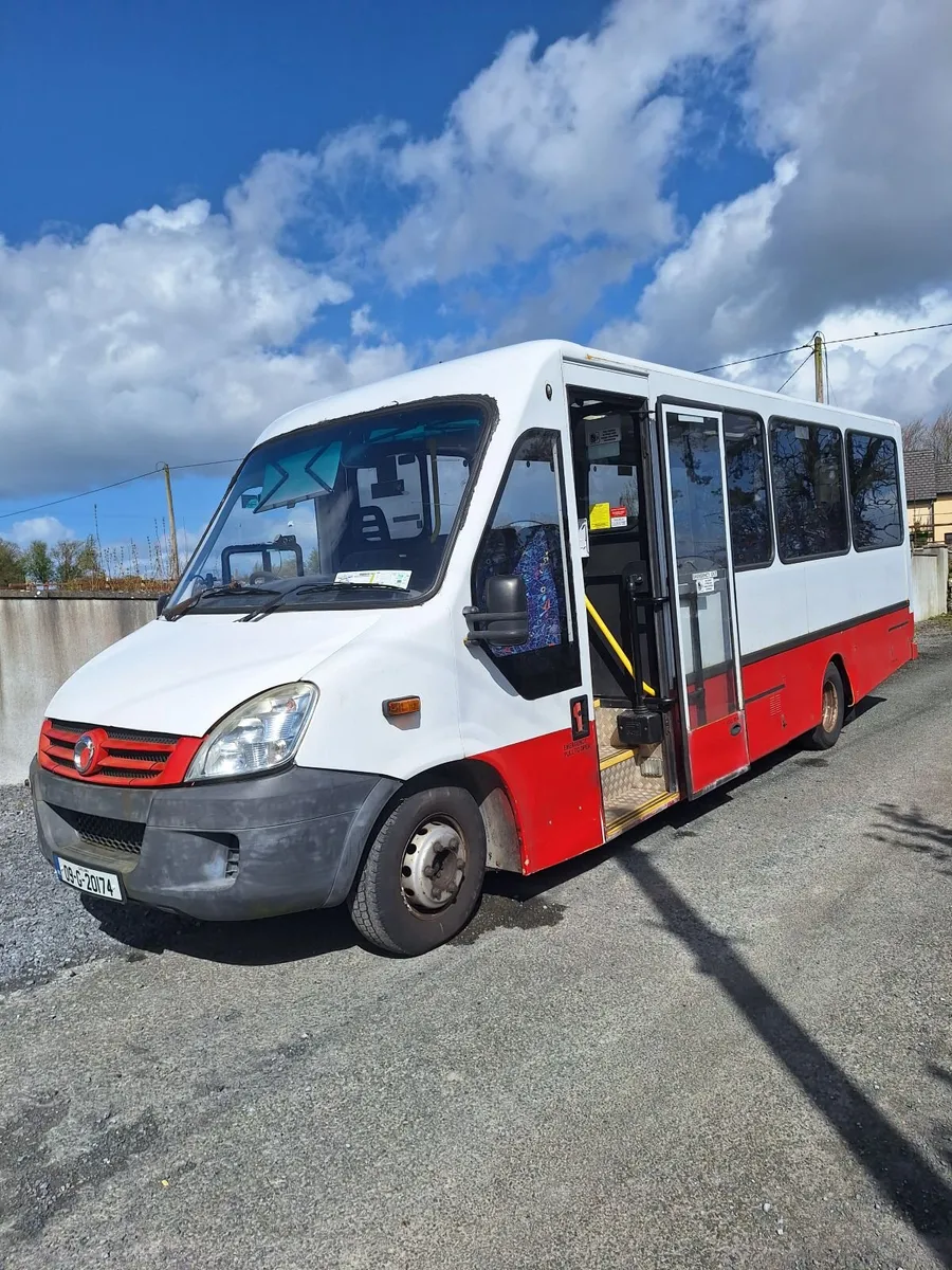 Iveco MINIBUS 2009 32 SEATS - Image 2