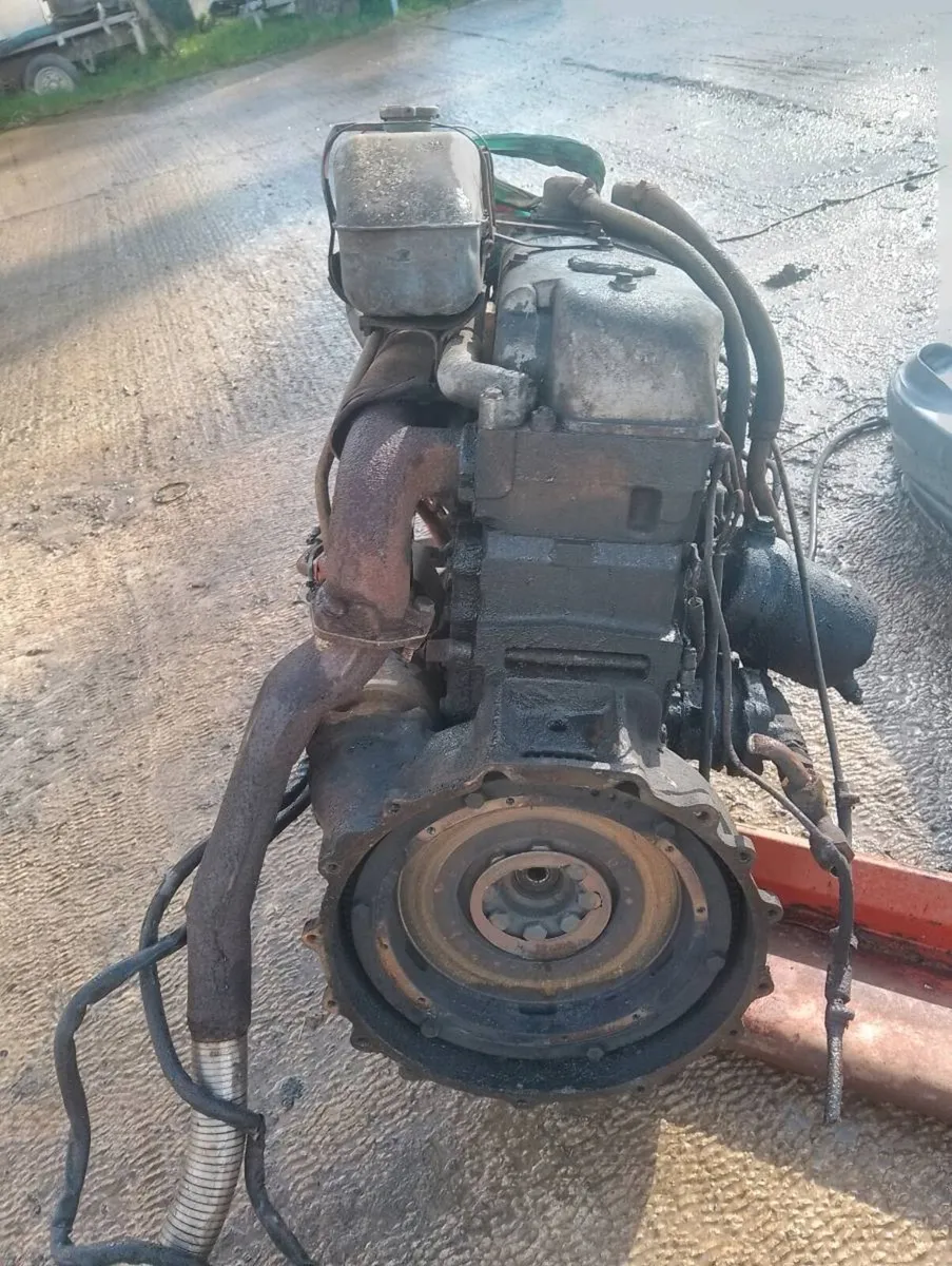 Mercedes om352 6c engine & unimog 406 axles - Image 3