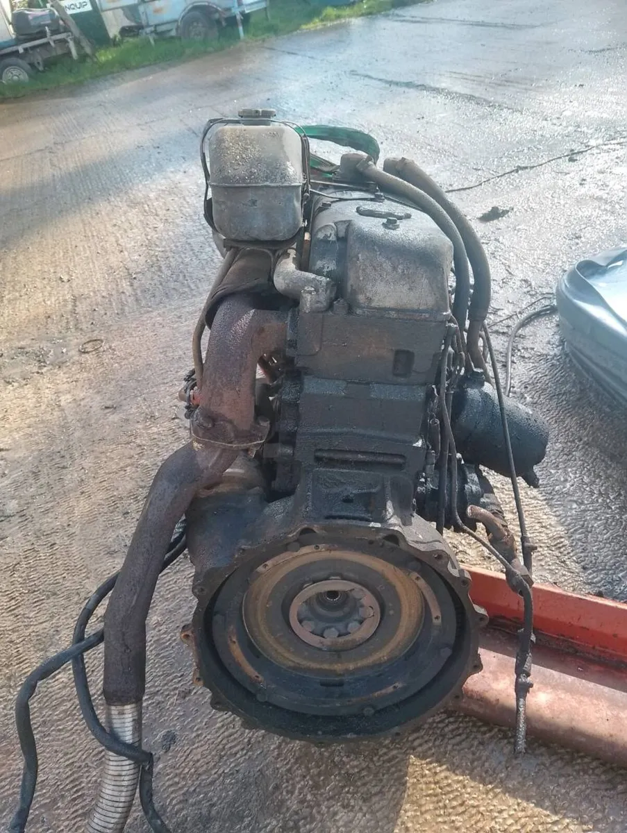 Mercedes om352 6c engine & unimog 406 axles - Image 4