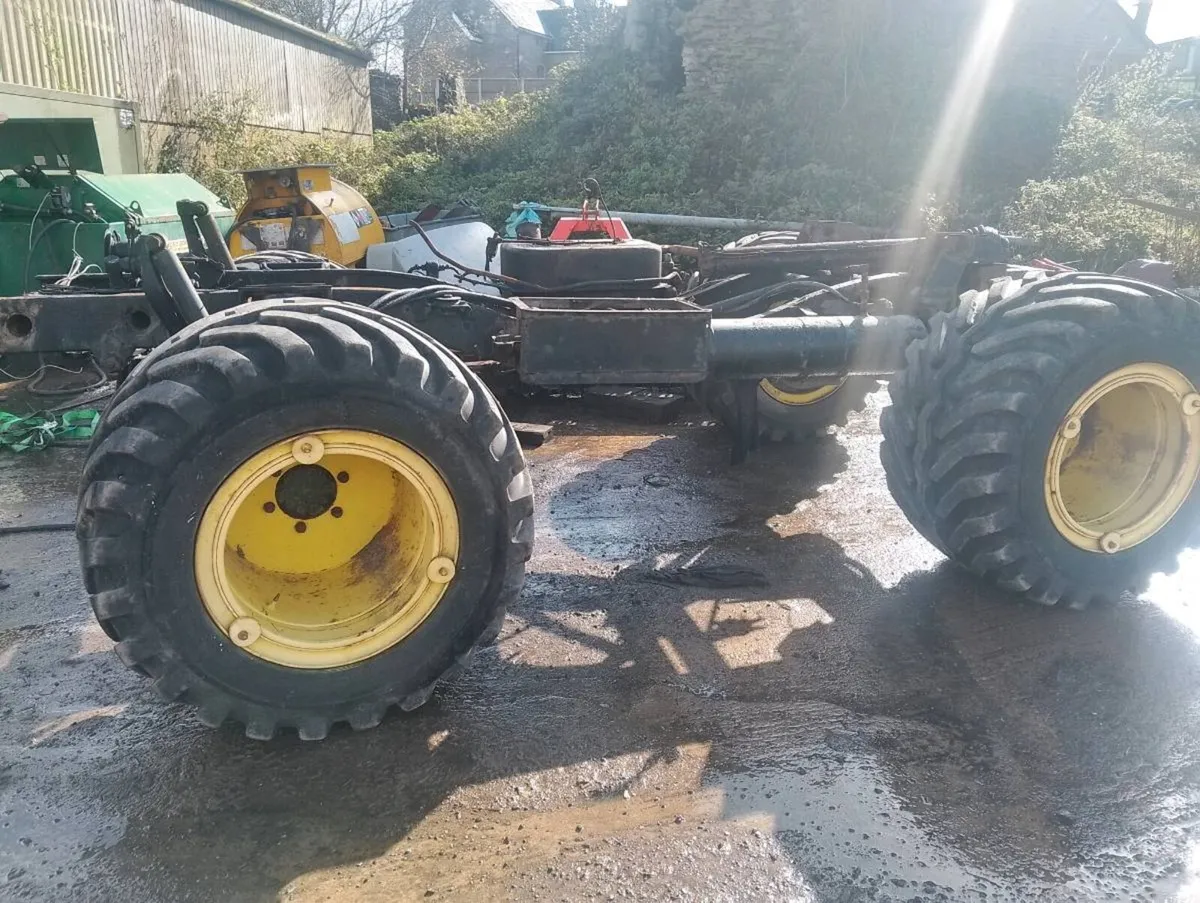 Mercedes om352 6c engine & unimog 406 axles - Image 1