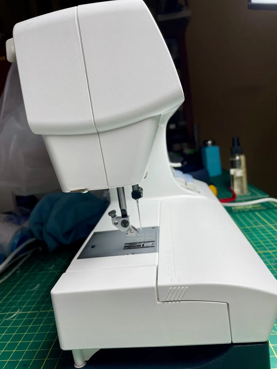 PFAFF Select 2.0 Sewing Machine - Serviced - Excel - Image 2