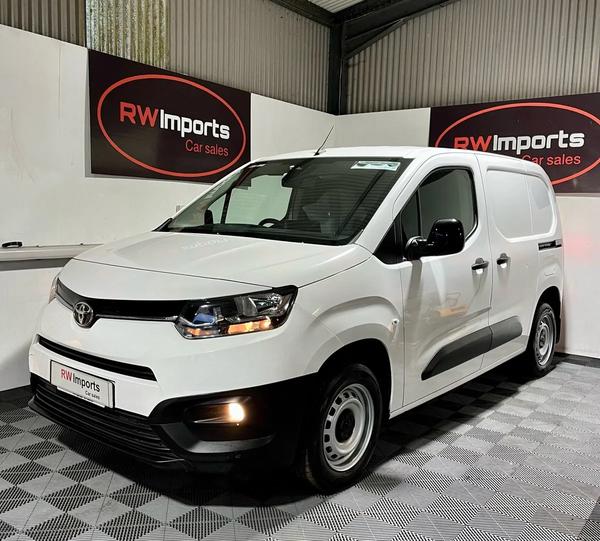 Toyota proace city 3 x seater - Image 1