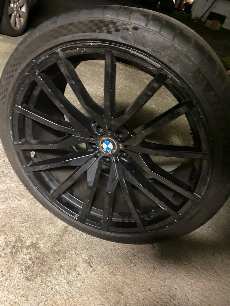 X5 alloys  with perfect tyres 1 needs welding - Image 2
