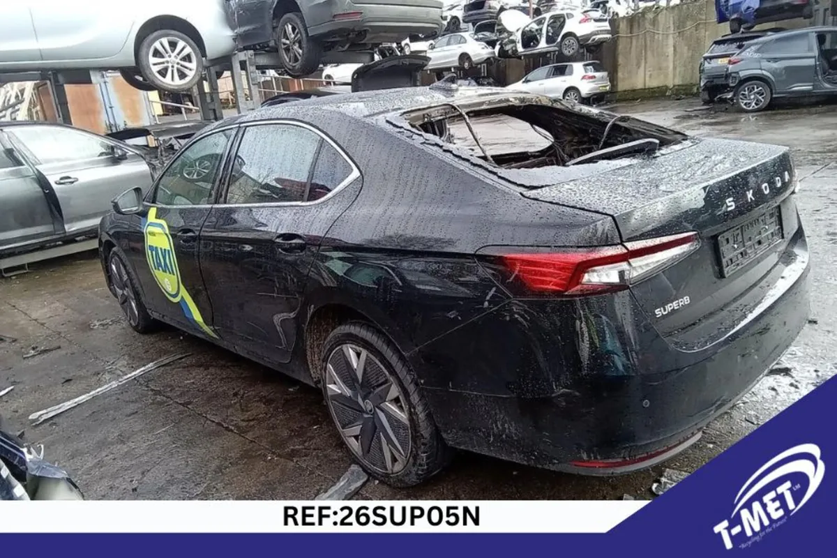 2024 SKODA SUPERB BREAKING FOR PARTS - Image 3