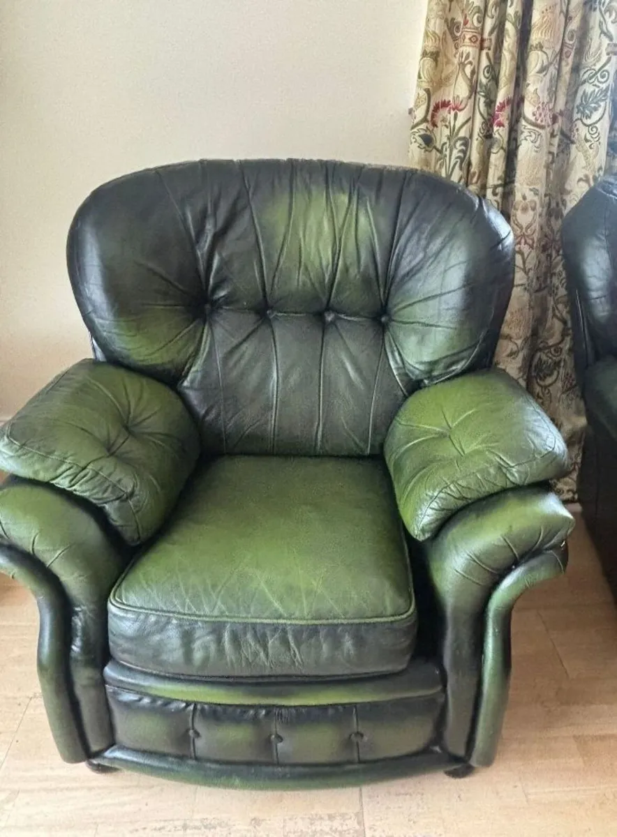 3 Seater Leather Counch with 2 Leather  Armchairs - Image 3