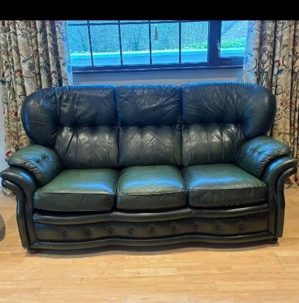 3 Seater Leather Counch with 2 Leather  Armchairs - Image 4