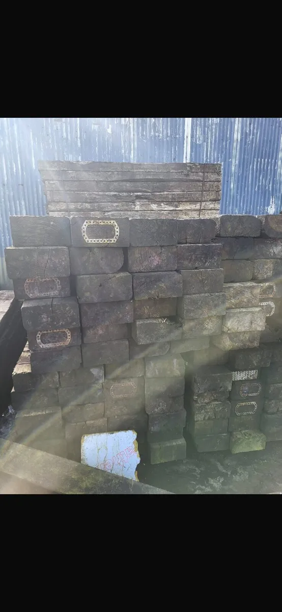 Oak Railway Sleepers . - Image 2