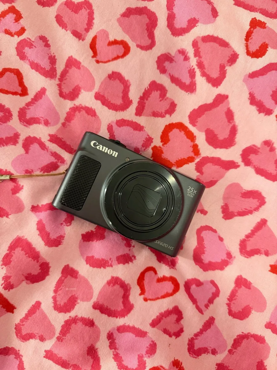 Canon digital camera - Image 1