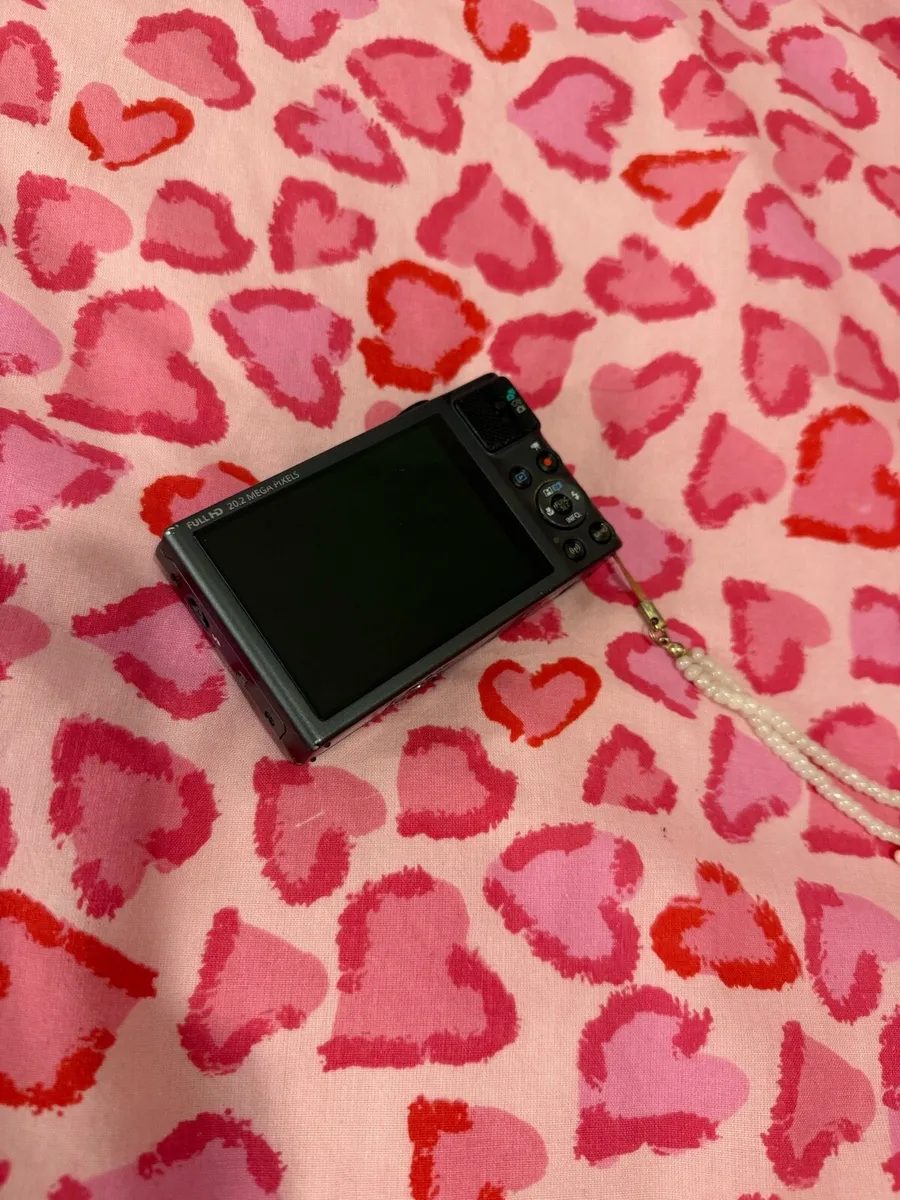 Canon digital camera - Image 2