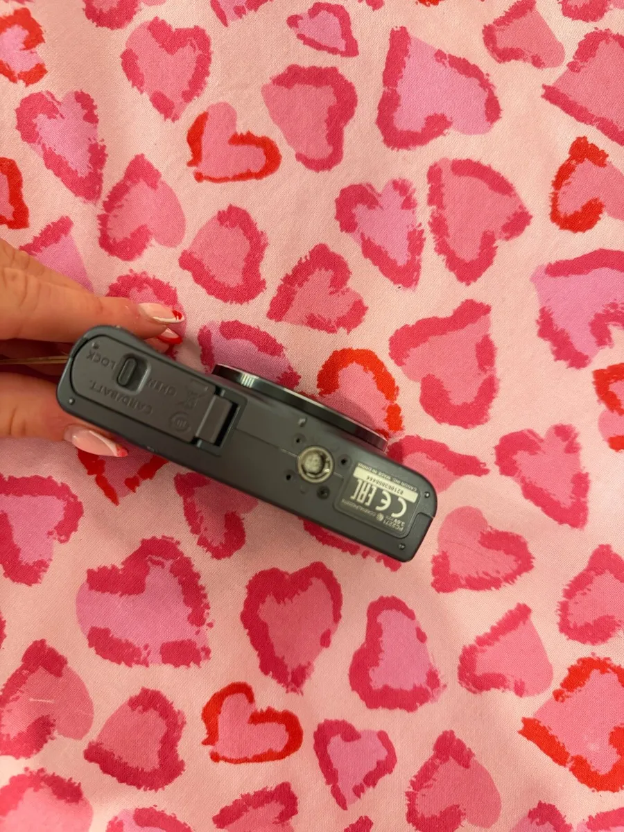 Canon digital camera - Image 3