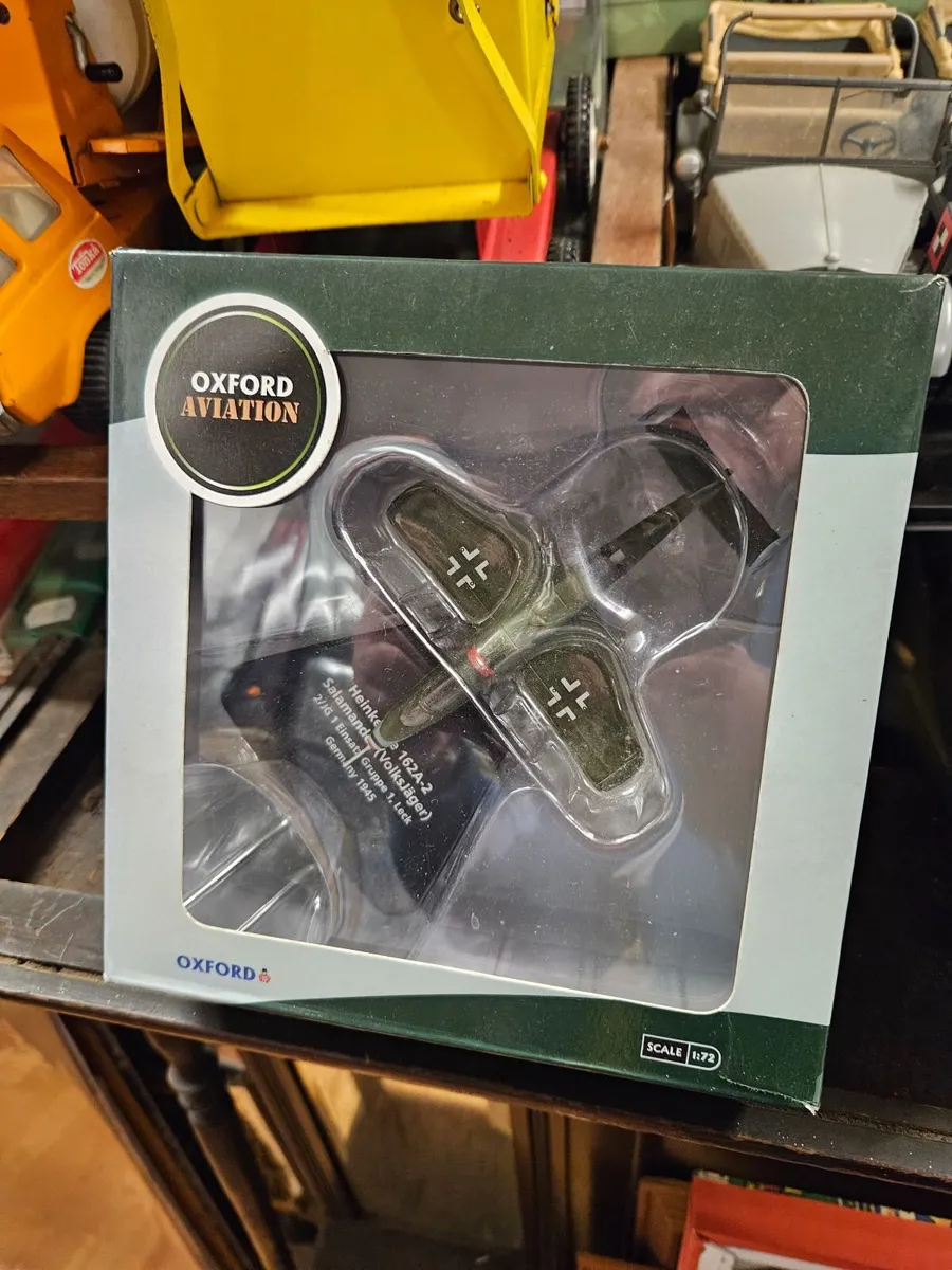 Corgi Oxford German WW2 162A Jet Fighter - Image 2