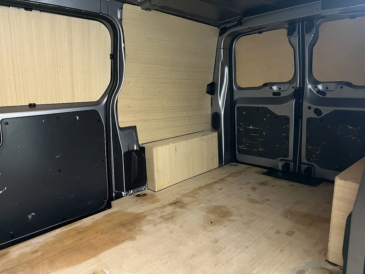 2023 Peugeot Expert Panel Van - Image 3